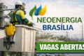 Alunos em treinamento prático na Escola de Eletricistas Neoenergia Coelba na Bahia