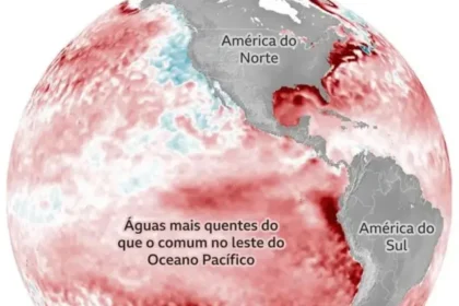Mapa global de anomalia de temperatura do Pacífico mostrando El Niño intenso em tons vermelhos