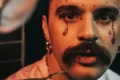 Capa do álbum "Erre" de Rodrigo Torrero: arte que mistura estética fantástica de Senhor dos Anéis com elementos da MPB carioca