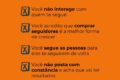 Pessoa triste olhando celular com feed de vídeos melancólicos, representando algoritmo explorando vulnerabilidade emocional