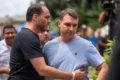 Pastores evangélicos em reunião estratégica definindo apoio político a Flávio Bolsonaro