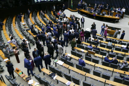 Palácio do Congresso Nacional em Brasília ao amanhecer, símbolo da reorganização política pós-eleições 2026