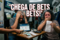 Carrinho de supermercado cheio com gráfico de crescimento de 6,5% sobre fundo de apps de apostas bloqueados