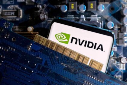 Chips Nvidia H100 em data center Amazon AWS representando operação financeira de US$ 8 bilhões