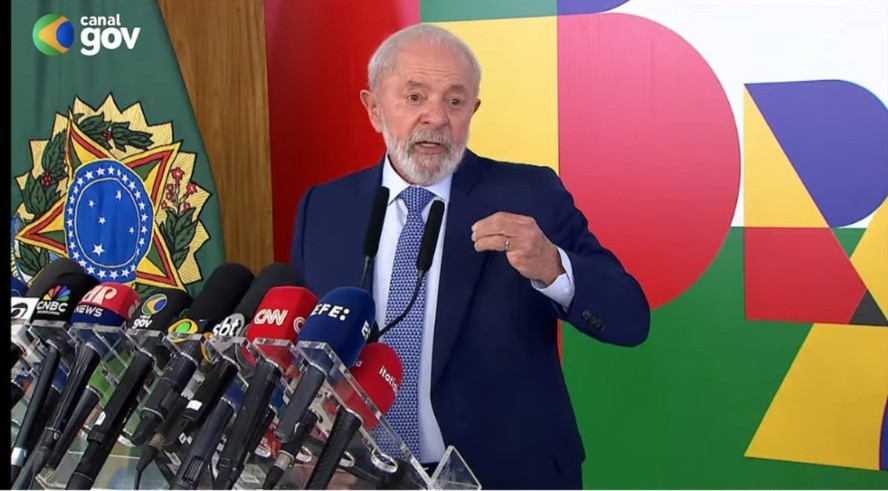Presidente Lula em reunião com equipe econômica discute PEC fiscal e metas de superávit