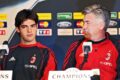 Carlo Ancelotti sorri ao lado dos brasileiros Marlon Gomes e Alisson Santana do Shakhtar Donetsk em treino da Seleção