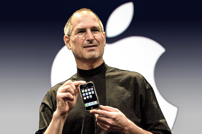 Steve Jobs discursando em Stanford 2005, gesto de conectar pontos invisíveis no ar