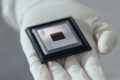 Foguete Falcon 9 da SpaceX lançando chips TPU de IA do Google para órbita terrestre