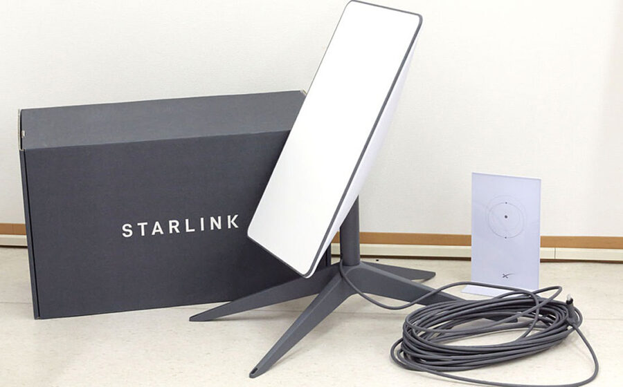 Satélite Starlink da SpaceX sobre zona de conflito na Ucrânia, simbolizando controle governamental de internet militar