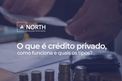 Balança financeira com pesos de risco e retorno equilibrados, representando diversificação de carteira de crédito privado