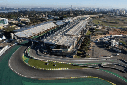 Mural "Nós Somos São Paulo" de Kobra na Curva do Laranjinha em Interlagos, 2 mil m² de arte urbana colorida no autódromo de F1