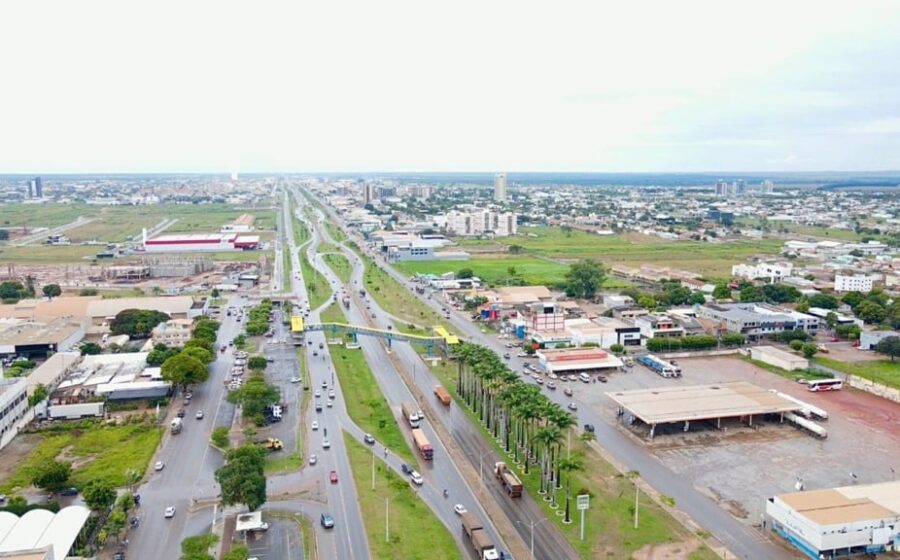 Vista aérea de Luís Eduardo Magalhães com lavouras de soja e algodão no oeste baiano