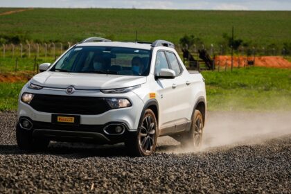 Pneu Pirelli Scorpion em SUV demonstrando tecnologia Seal Inside de autovedação