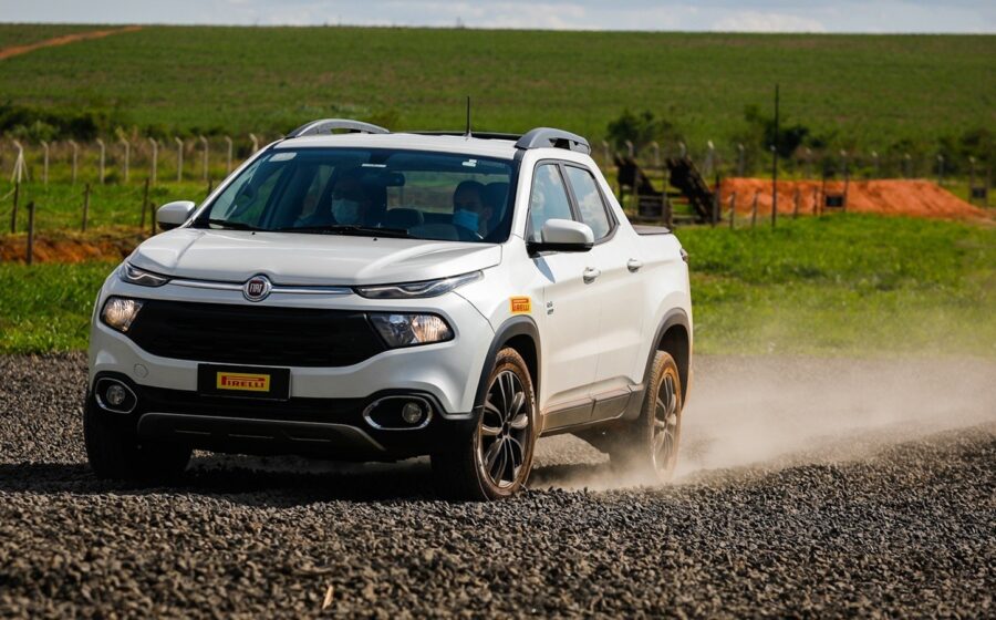 Pneu Pirelli Scorpion em SUV demonstrando tecnologia Seal Inside de autovedação