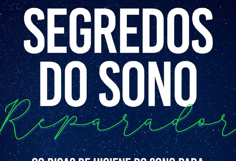Executivo exausto dormindo sobre documentos com gráfico cerebral ao fundo simbolizando sono reparador e performance
