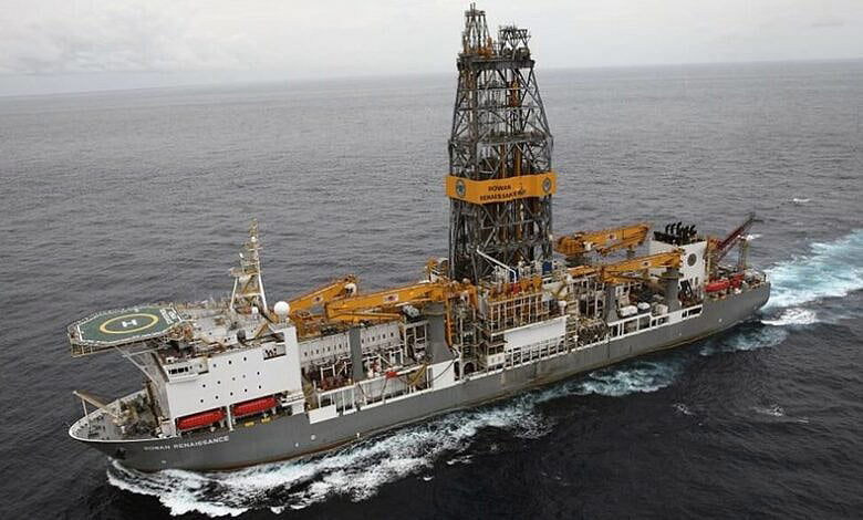 Ministros da Opep+ em videoconferência liderada por Arábia Saudita e Rússia decidem manter cortes de produção de petróleo