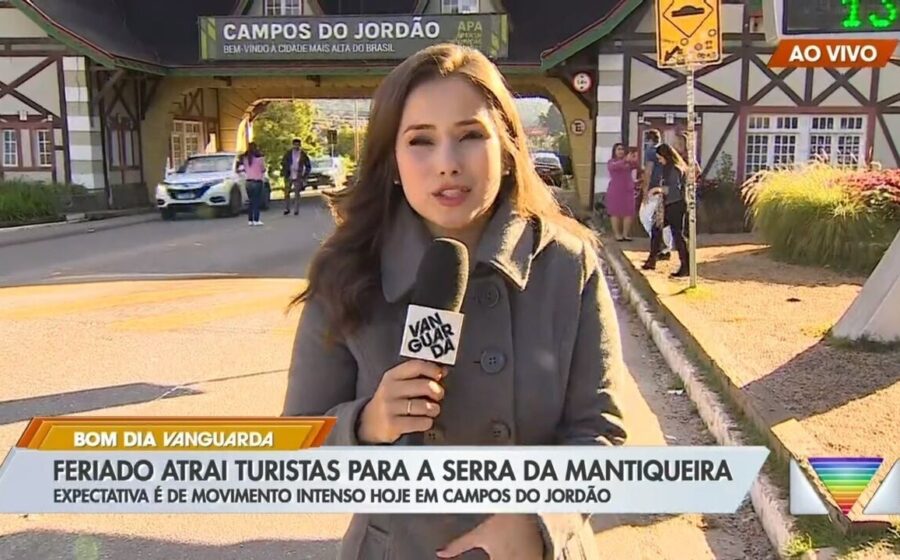 Papai Noel em carreata abre Natal de Campos do Jordão com 7 km de luzes na Vila Capivari