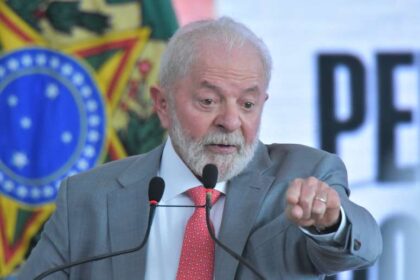 Ministro André Mendonça e vice-procurador Alexandre Espinosa no TSE discutindo sigilos eleitorais