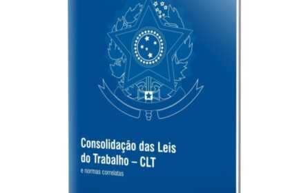 Brasileiros diversos olhando para horizonte empreendedor, carteira de trabalho CLT desbotada ao fundo