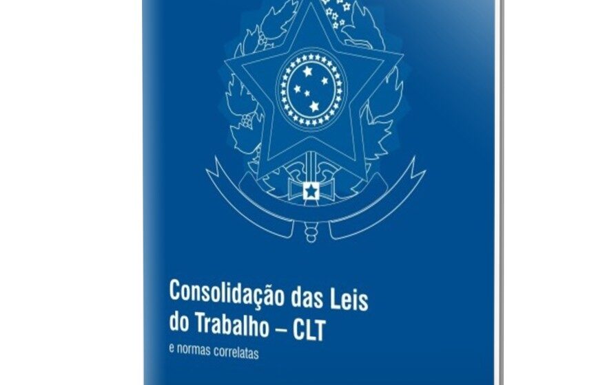 Brasileiros diversos olhando para horizonte empreendedor, carteira de trabalho CLT desbotada ao fundo