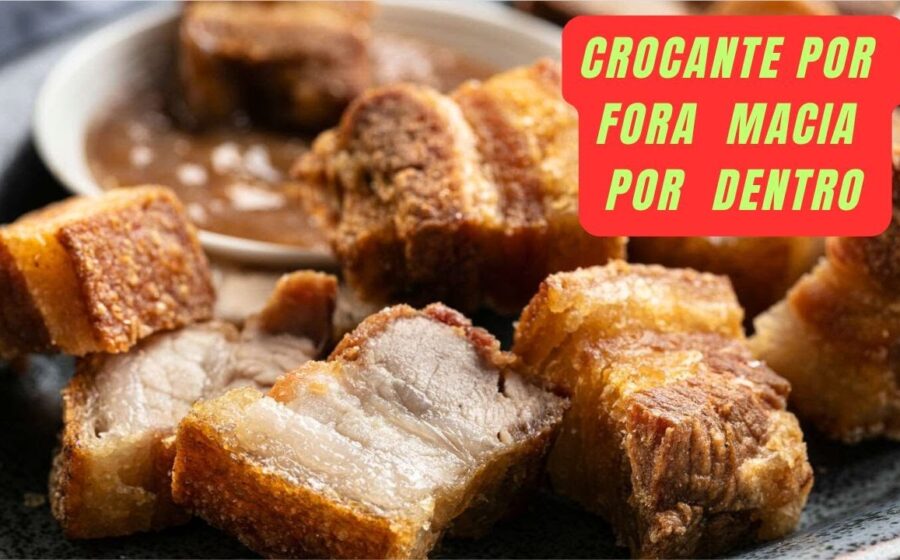 Prato de carne de porco crua fatiada servida na Casa do Porco em São Paulo