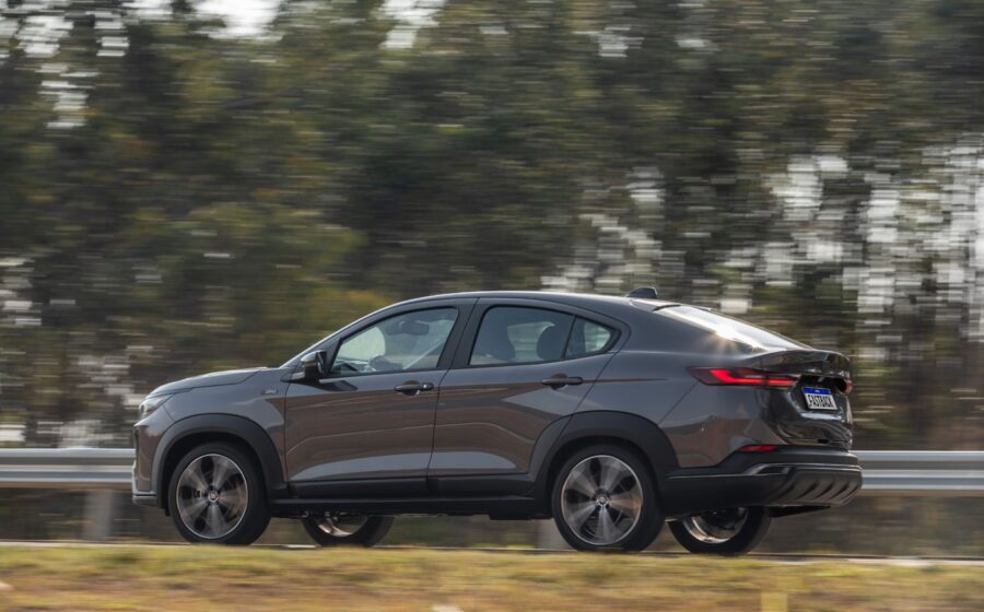 Novo Fiat Fastback Grizzly europeu exibido no Salão de Paris 2024
