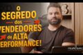 Gestor de fundo analisando gráficos financeiros com equipe de analistas ao fundo, representando gestão profissional de investimentos