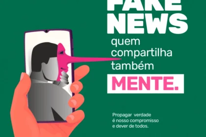 Duas pesquisadoras brasileiras verificando fatos em computador, combatendo fake news com método científico