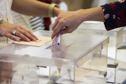 Artistas famosos revelam voto nas urnas eletrônicas durante eleição 2026