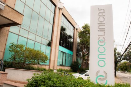 Sede da Oncoclínicas com logotipo, representando comitê independente investigando gestão anterior