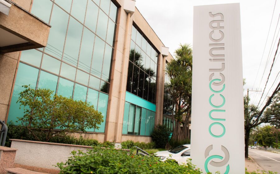 Sede da Oncoclínicas com logotipo, representando comitê independente investigando gestão anterior