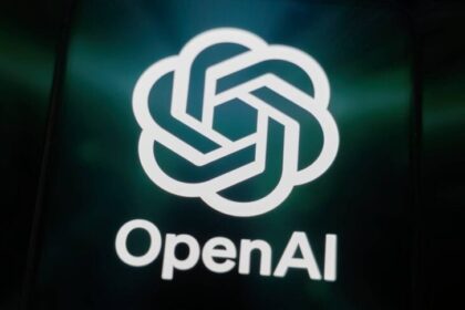 Logo da OpenAI com símbolo de alerta vermelho e texto "10% risco existencial" sobre fundo de pesquisadores preocupados