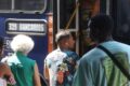 Ônibus vazio em ponto de parada durante segundo turno das eleições 2026