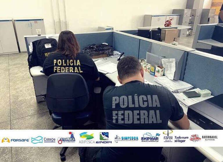 Agentes da Polícia Federal em operação contra fraude no Seguro Defeso