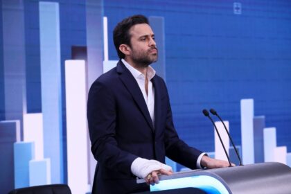 Pablo Marçal discursando sobre resultado eleitoral e críticas ao STF