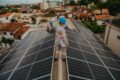 Painéis solares em fábrica de cimento no Paquistão, queda 98% preço