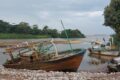 Foz do Rio Doce no Espírito Santo com barcos de pesca artesanal liberados após 10 anos de proibição