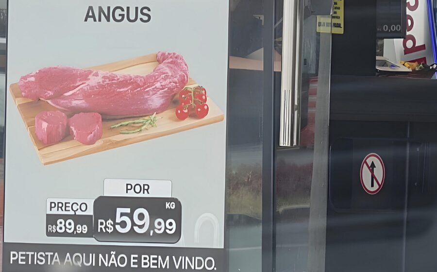 Cartaz "Petista não entra" na fachada do Frigorífico Goiás notificado pelo MJSP