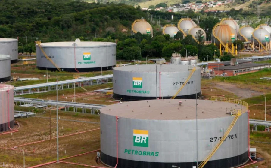 Refinaria da Petrobras operando em capacidade máxima com tanques de diesel