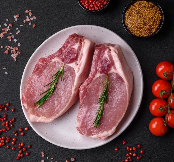 Prato de carne suína crua no restaurante A Casa do Porco em São Paulo