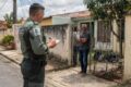 Psicóloga em processo seletivo com documento de veto a filiados do PT, representando discriminação política no trabalho
