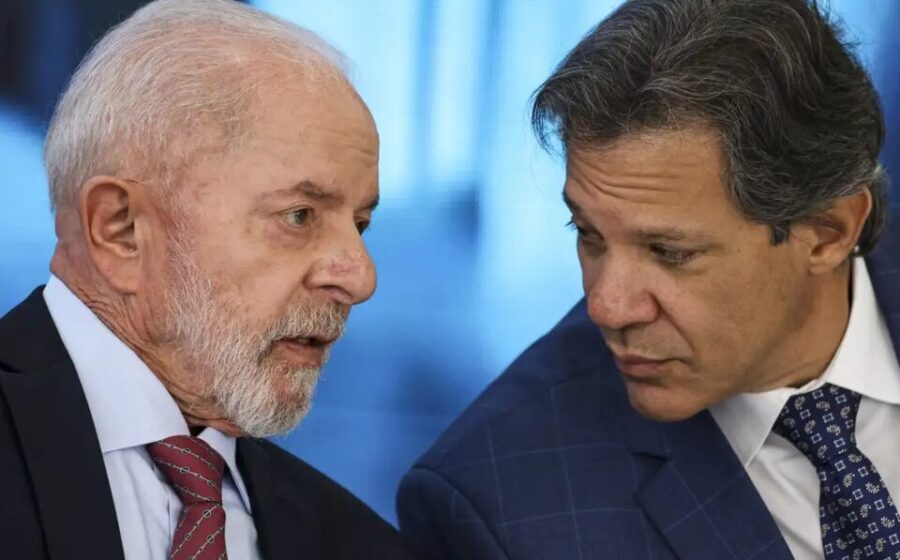 Fernando Haddad discursa em campanha ao governo de São Paulo ao lado de Lula