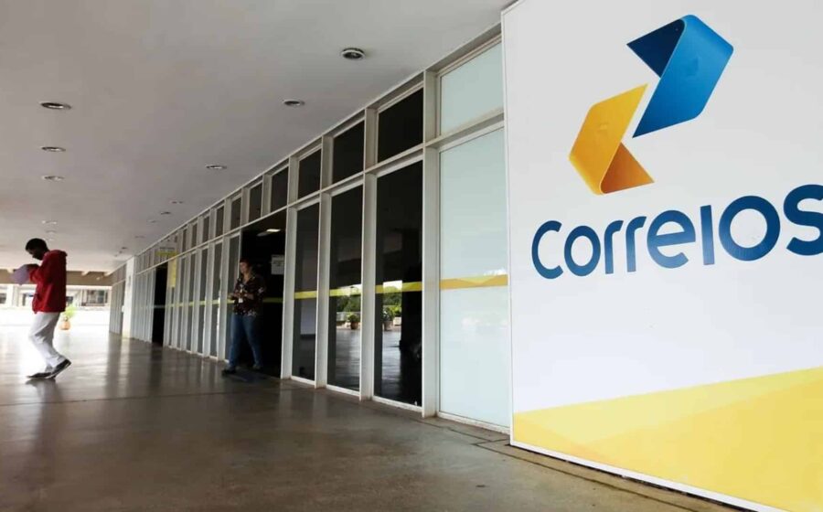 Ministro Dario Durigan assina garantia de R$ 7 bi para empréstimo dos Correios com consórcio de bancos
