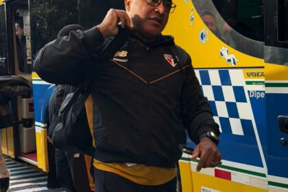 Jogadores do São Paulo cabisbaixos após derrota para o Bahia fora de casa