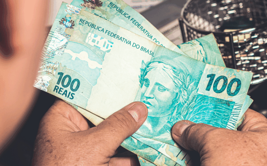 Gráfico comparativo mostra renda fixa superando Ibovespa em 20 anos com títulos IPCA
