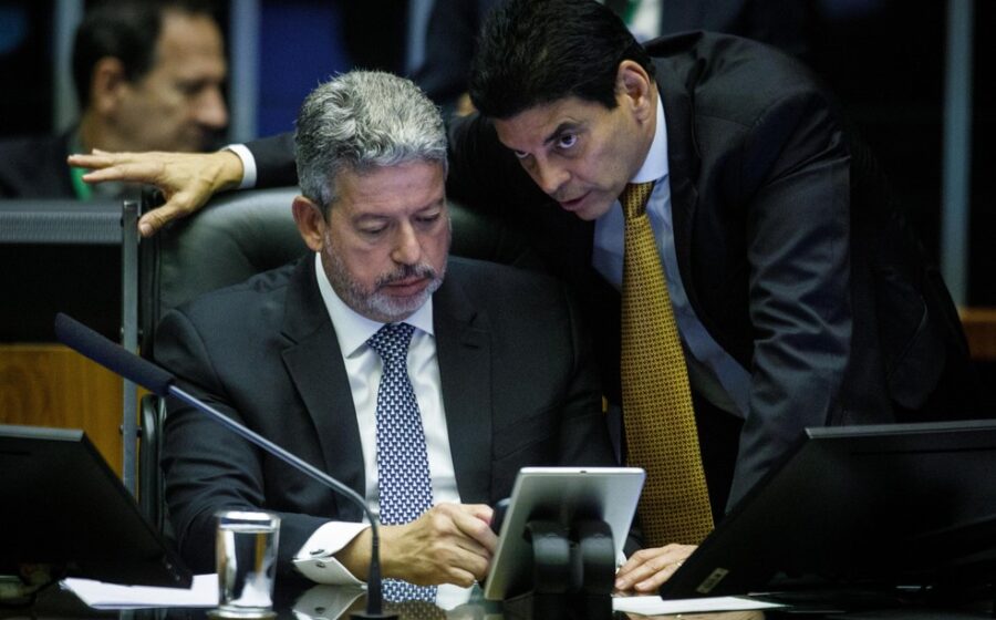 Gráfico do Relatório de Estabilidade Financeira do Banco Central mostra risco fiscal e calote recorde