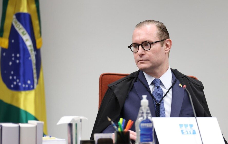 Ministros do STF em sessão de julgamento sobre correção de depósitos judiciais de planos econômicos