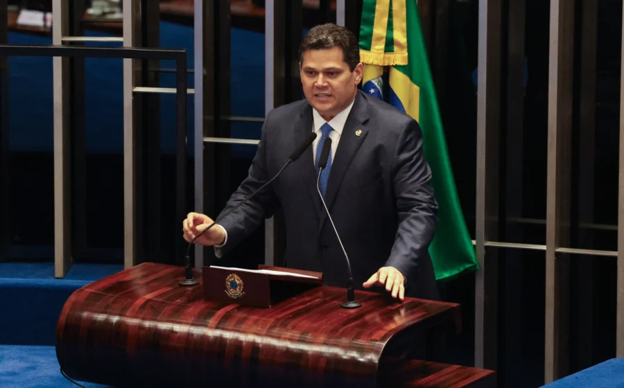 Eleitores barrados em seção eleitoral fechada após prorrogação do STF para 19h nas eleições 2026