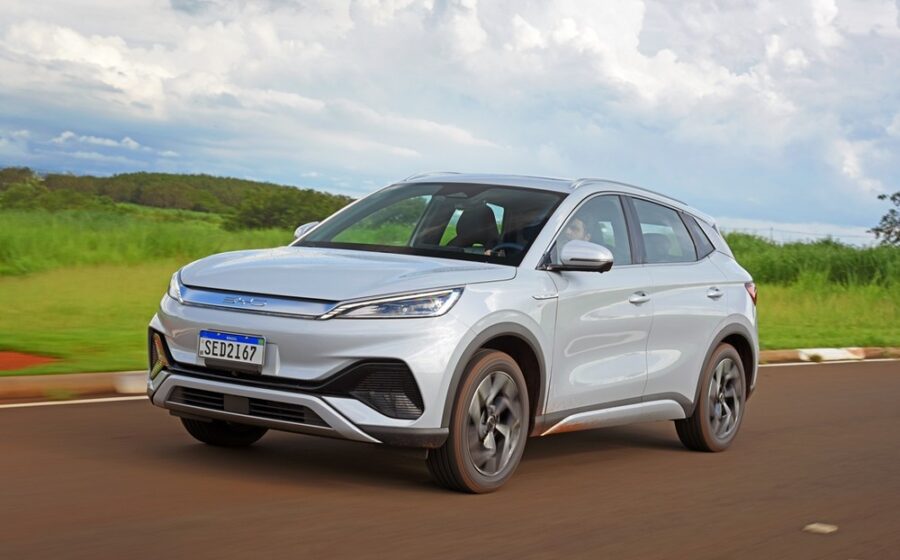 Chevrolet Spark Activ EUV e BYD Yuan Plus lado a lado, comparativo de SUVs elétricos