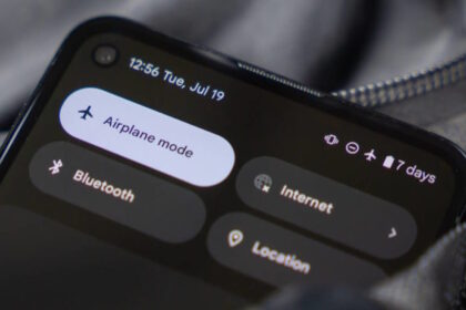 Smartphone Samsung Galaxy A27 5G com etiqueta de preço R$ 1.299 em destaque promocional